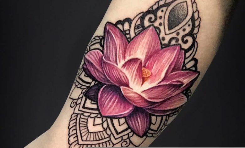 Lotus Çiçeği Dövmesi